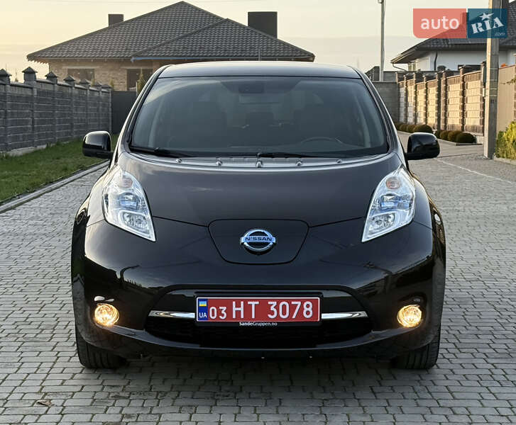 Хэтчбек Nissan Leaf 2015 в Ровно