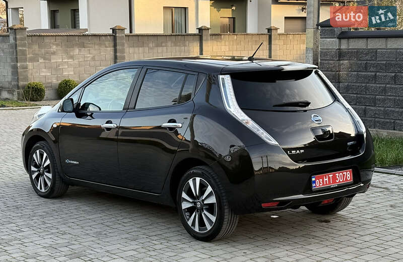 Хэтчбек Nissan Leaf 2015 в Ровно