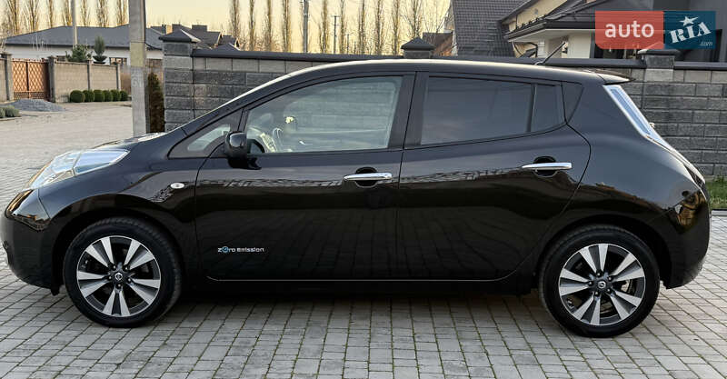 Хэтчбек Nissan Leaf 2015 в Ровно