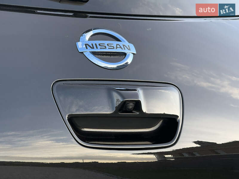 Хэтчбек Nissan Leaf 2015 в Ровно