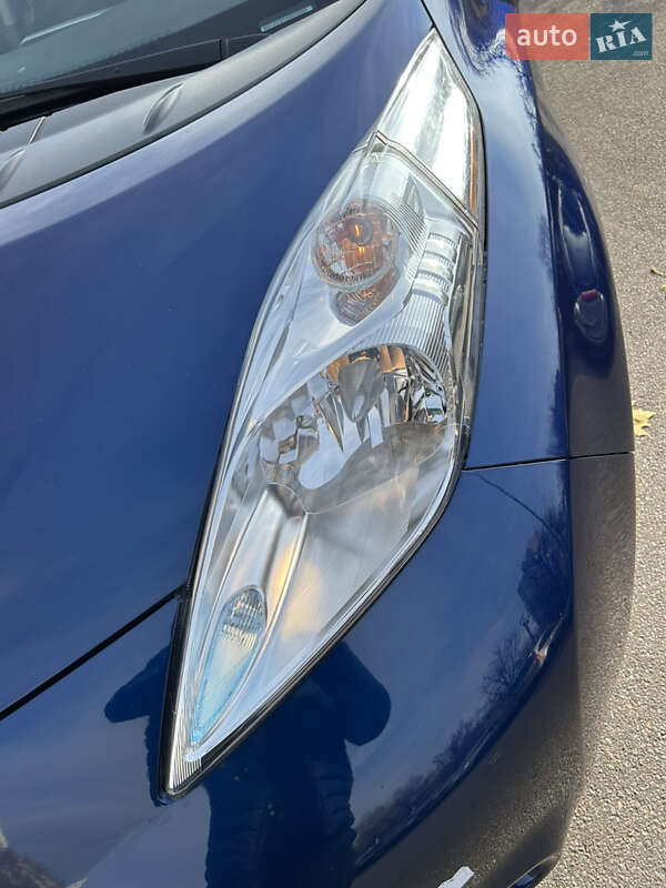 Хэтчбек Nissan Leaf 2017 в Киеве