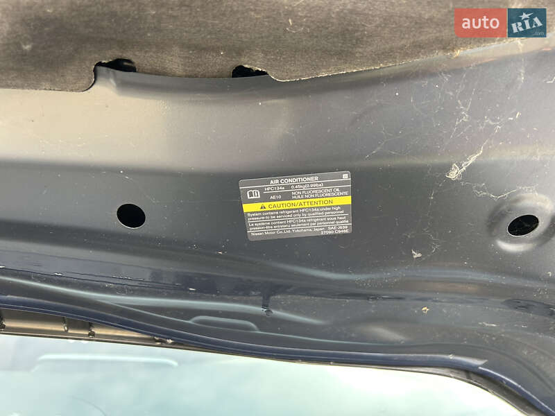 Хэтчбек Nissan Leaf 2017 в Киеве