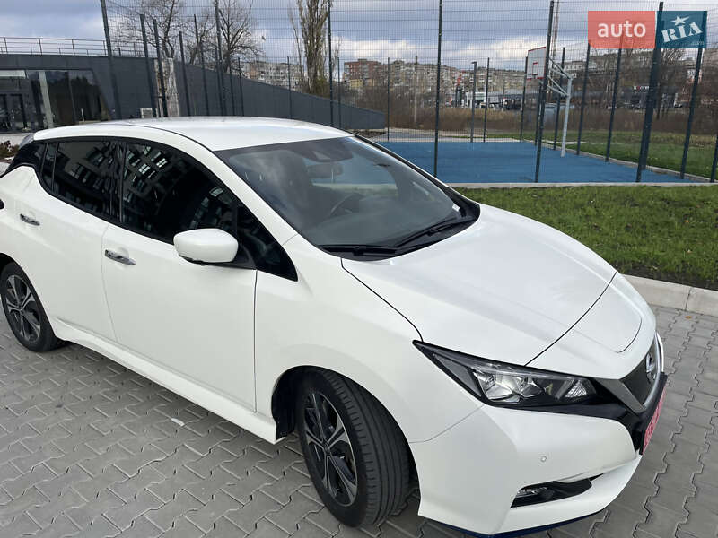 Хэтчбек Nissan Leaf 2020 в Кропивницком