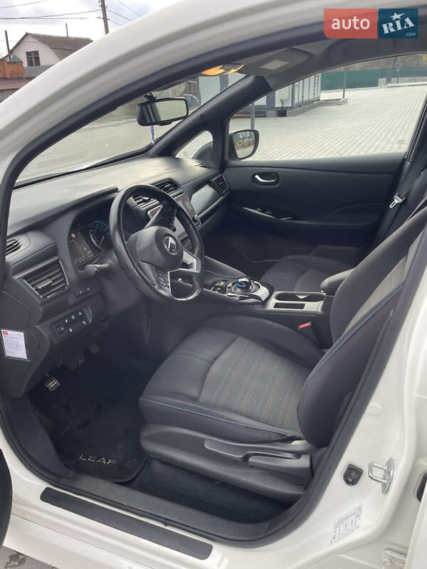 Хэтчбек Nissan Leaf 2020 в Кропивницком