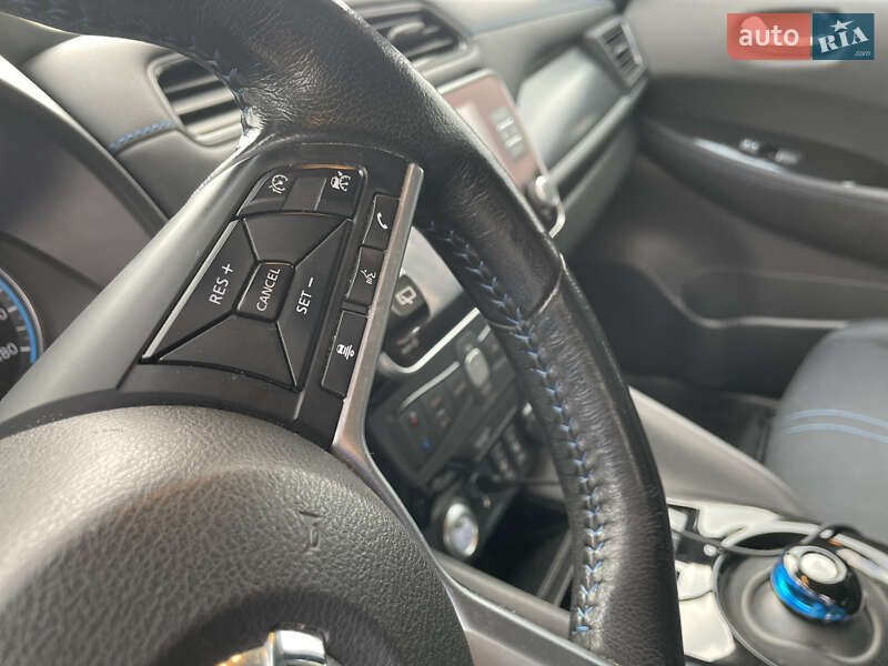 Хэтчбек Nissan Leaf 2020 в Кропивницком