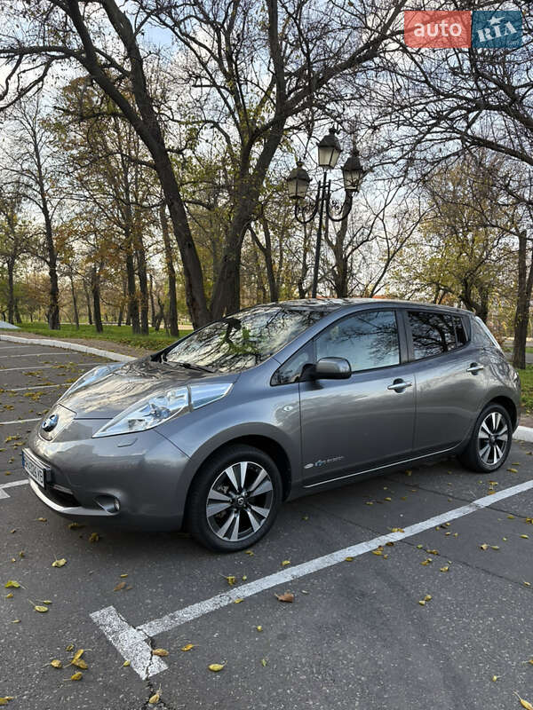 Хэтчбек Nissan Leaf 2015 в Одессе