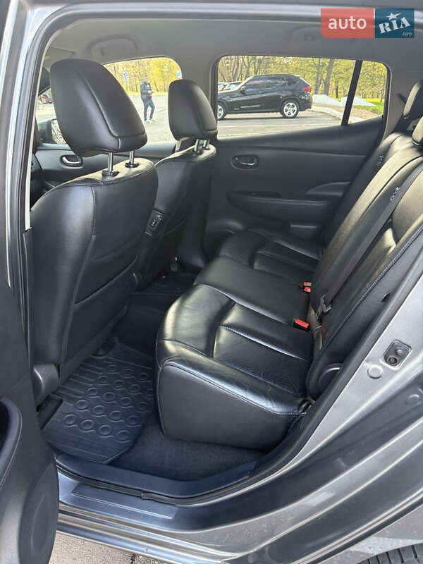 Хэтчбек Nissan Leaf 2015 в Одессе