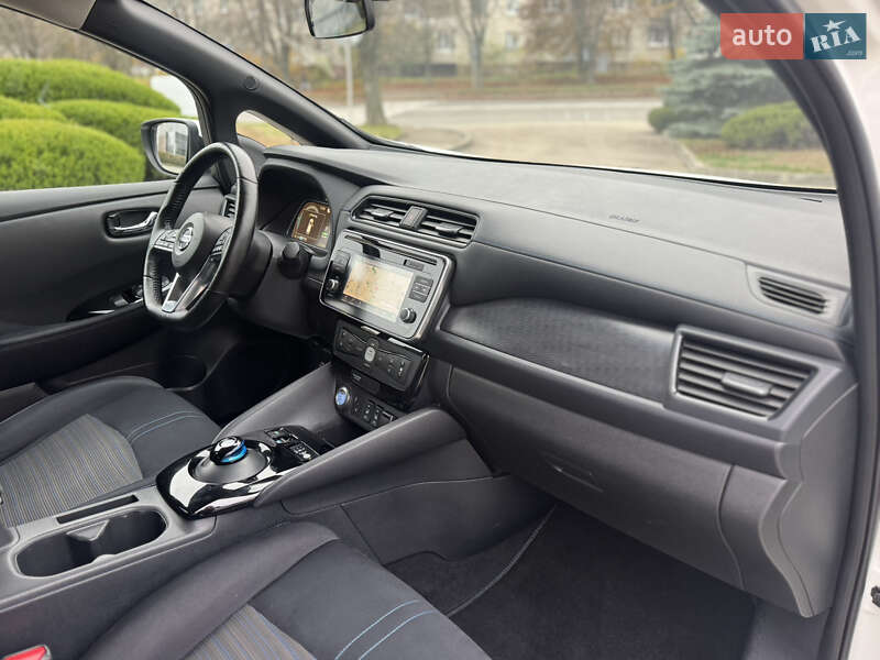 Хэтчбек Nissan Leaf 2018 в Луцке