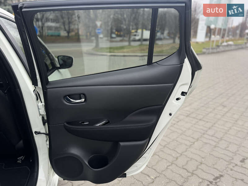 Хэтчбек Nissan Leaf 2018 в Луцке