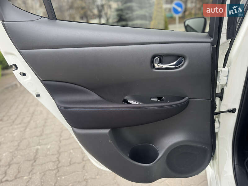 Хэтчбек Nissan Leaf 2018 в Луцке