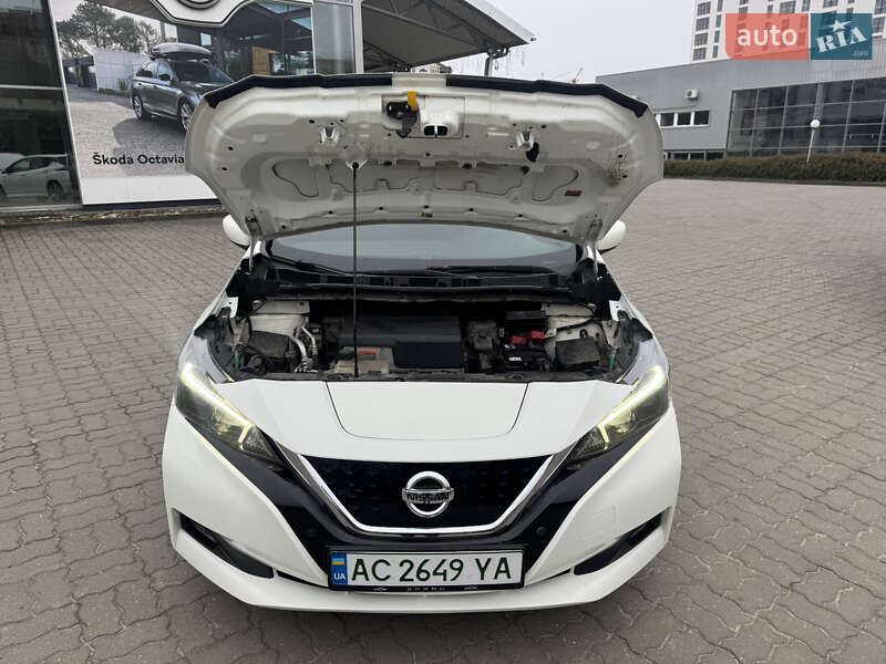 Хэтчбек Nissan Leaf 2018 в Луцке