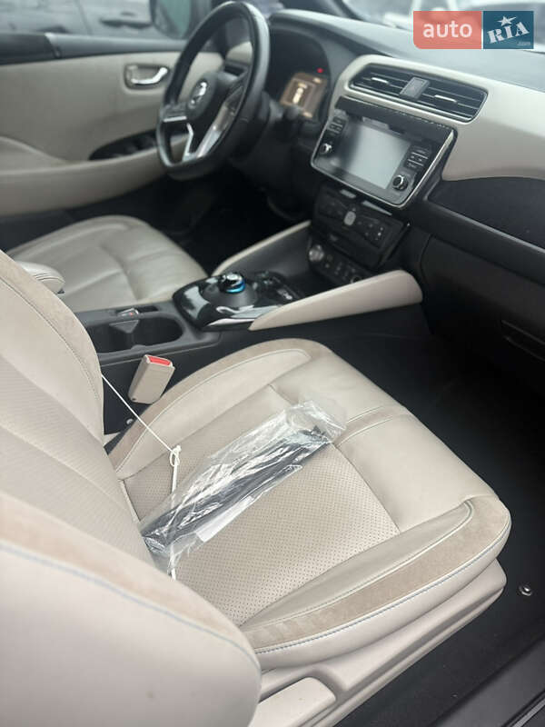 Хэтчбек Nissan Leaf 2018 в Киеве