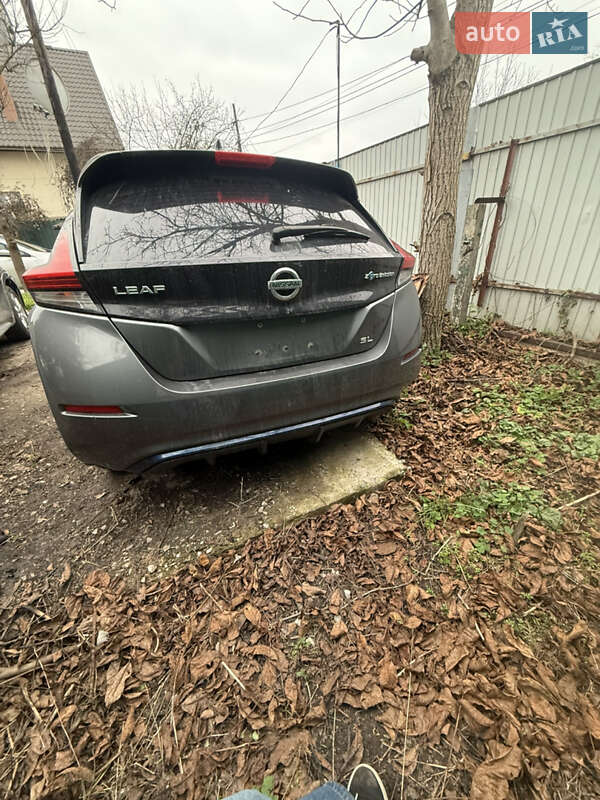 Хэтчбек Nissan Leaf 2018 в Киеве