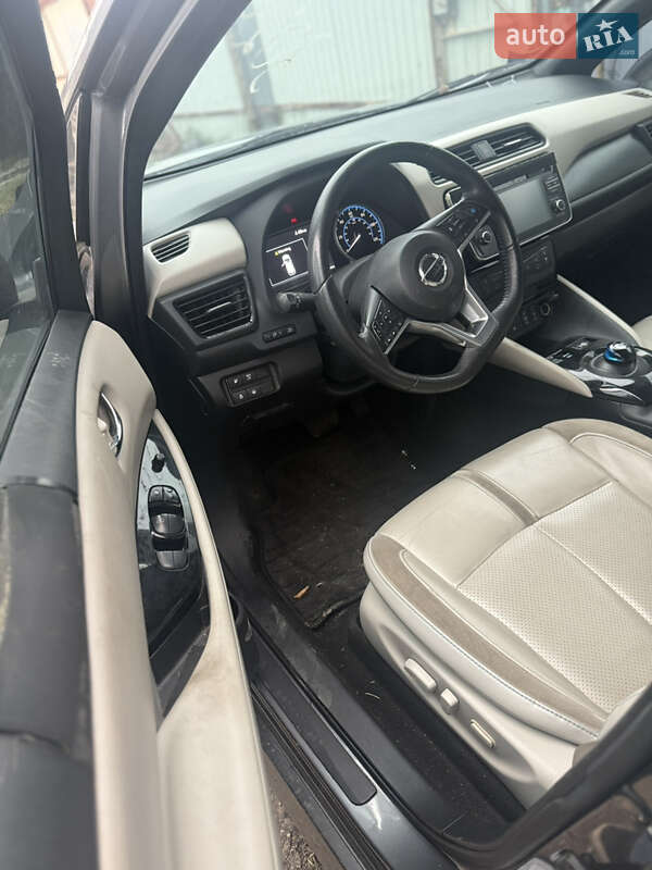 Хэтчбек Nissan Leaf 2018 в Киеве