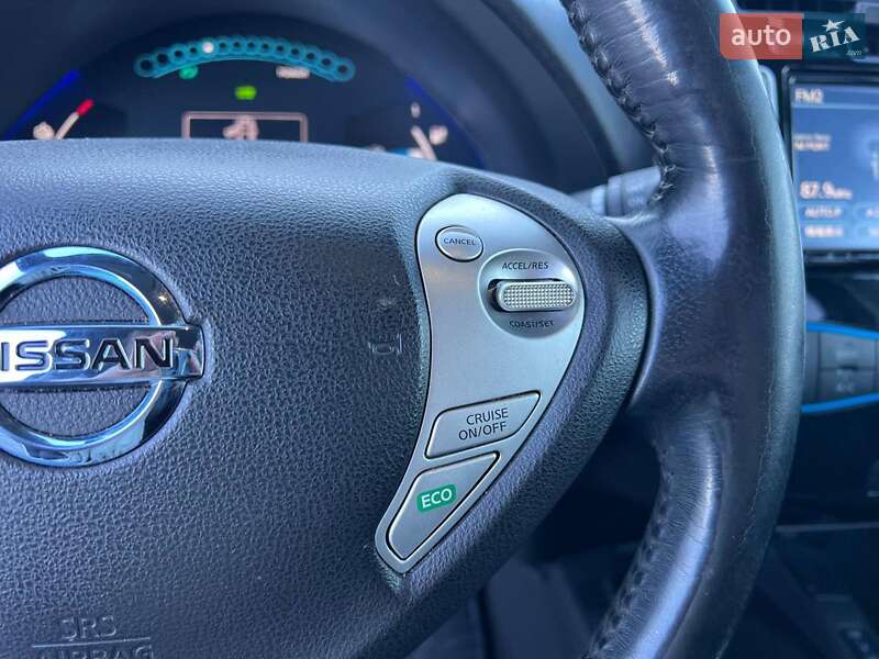 Хэтчбек Nissan Leaf 2014 в Львове