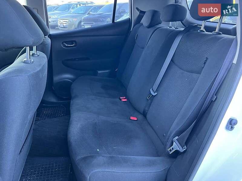 Хэтчбек Nissan Leaf 2014 в Львове