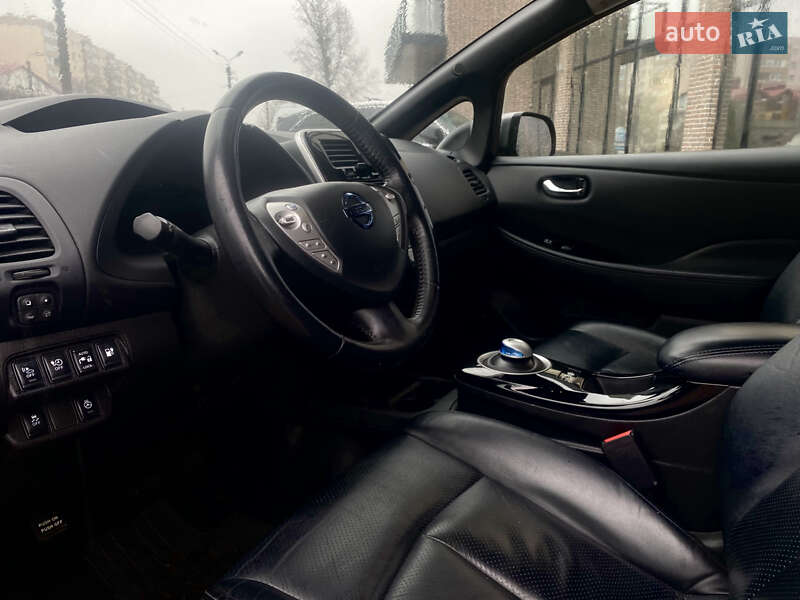 Хетчбек Nissan Leaf 2014 в Івано-Франківську