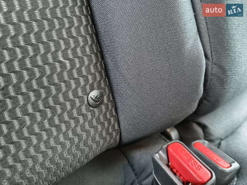 Хэтчбек Nissan Leaf 2014 в Житомире фото 25 Хэтчбек Nissan Leaf 2014 в Житомире