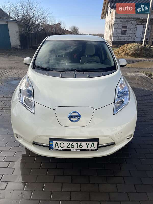 Хэтчбек Nissan Leaf 2012 в Луцке