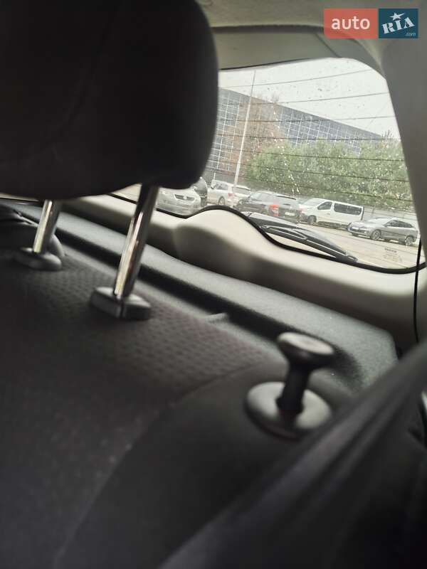 Хэтчбек Nissan Leaf 2013 в Луцке