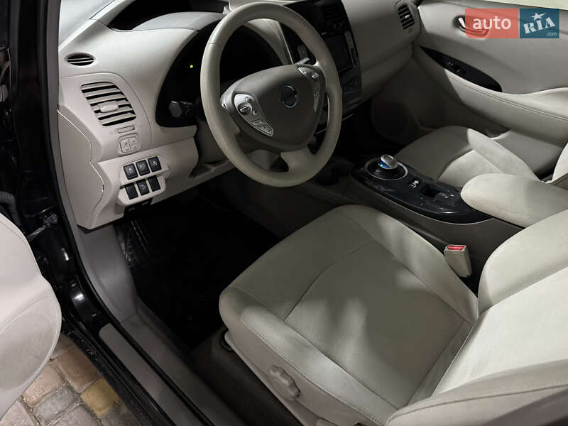 Хэтчбек Nissan Leaf 2012 в Умани фото 13 Хэтчбек Nissan Leaf 2012 в Умани