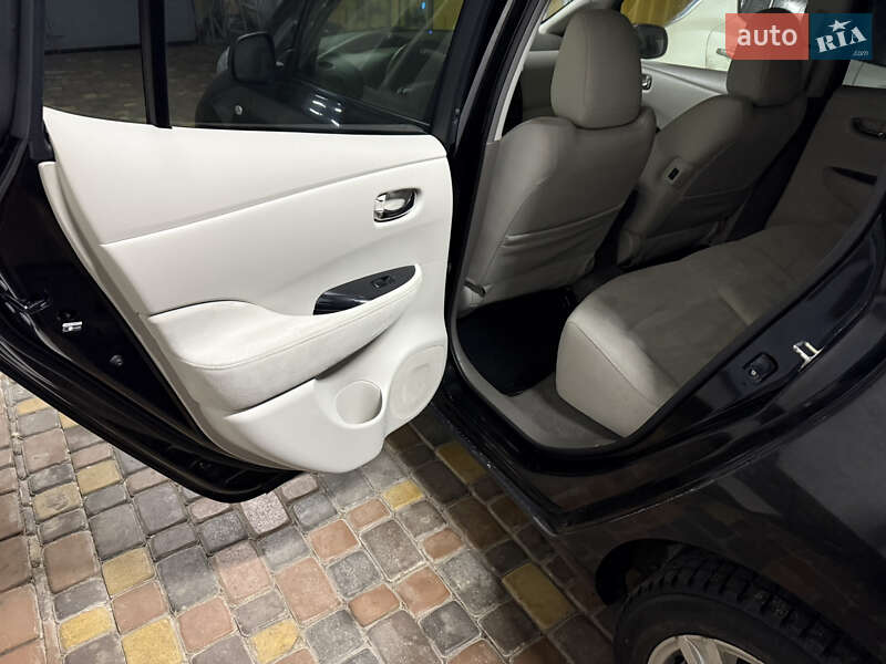 Хэтчбек Nissan Leaf 2012 в Умани фото 15 Хэтчбек Nissan Leaf 2012 в Умани