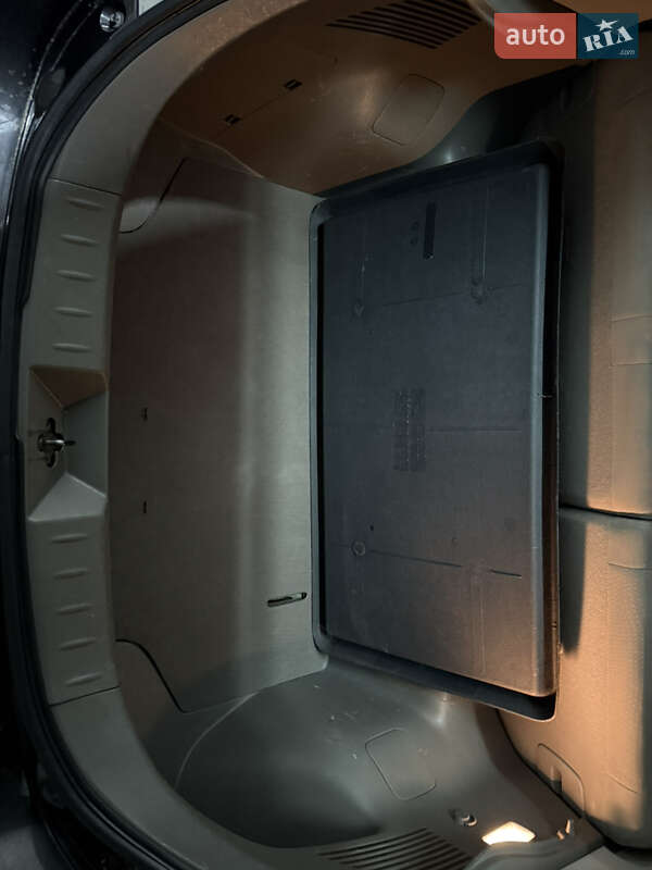 Хэтчбек Nissan Leaf 2012 в Умани фото 24 Хэтчбек Nissan Leaf 2012 в Умани