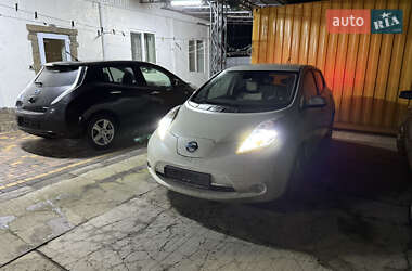 Хетчбек Nissan Leaf 2011 в Умані
