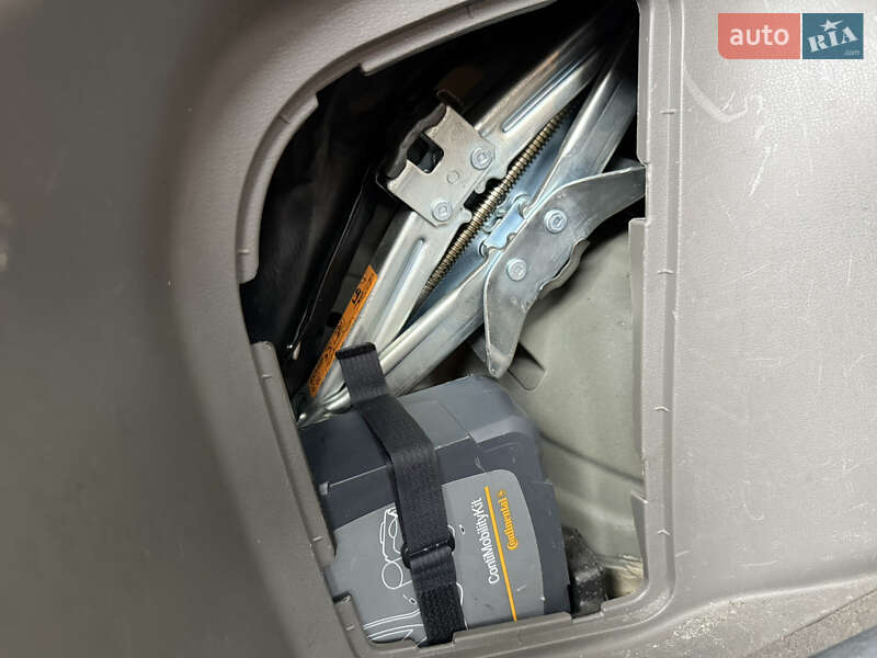 Хэтчбек Nissan Leaf 2012 в Умани фото 49 Хэтчбек Nissan Leaf 2012 в Умани