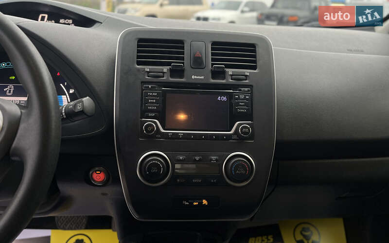 Хэтчбек Nissan Leaf 2016 в Мукачево