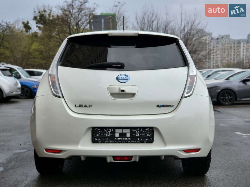 Хетчбек Nissan Leaf 2015 в Києві