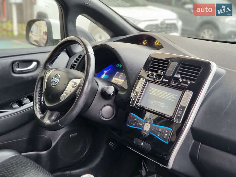 Хетчбек Nissan Leaf 2015 в Києві