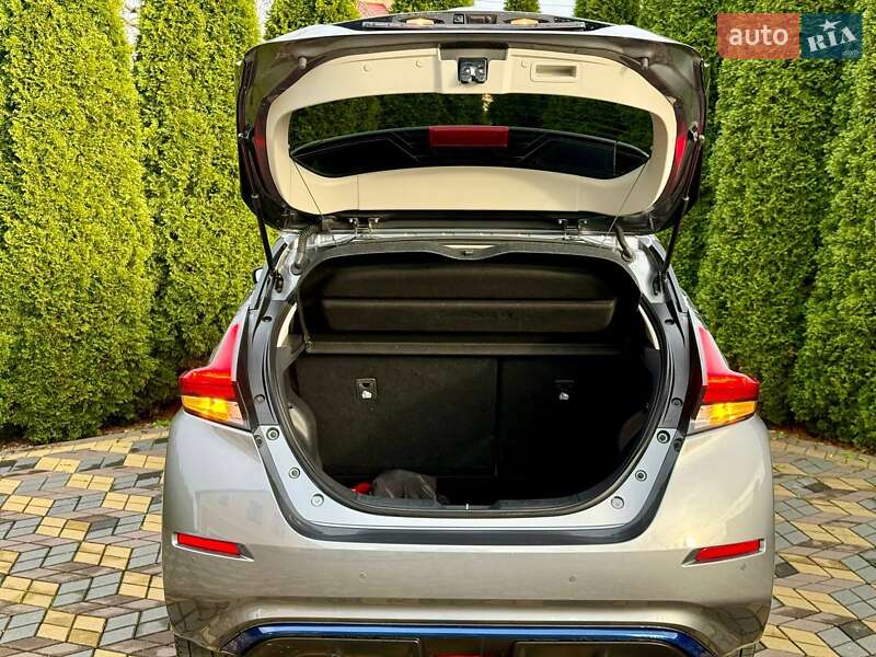 Хэтчбек Nissan Leaf 2021 в Самборе