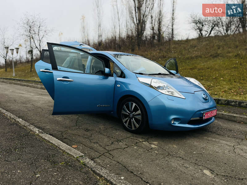 Хэтчбек Nissan Leaf 2014 в Ровно