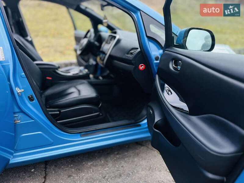 Хэтчбек Nissan Leaf 2014 в Ровно