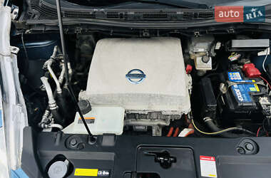 Хэтчбек Nissan Leaf 2014 в Ровно