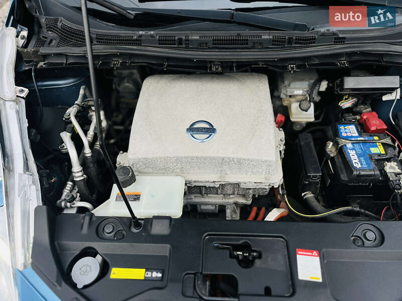 Хэтчбек Nissan Leaf 2014 в Ровно