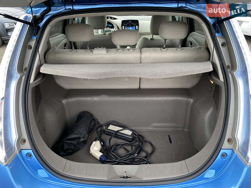 Хэтчбек Nissan Leaf 2011 в Луцке