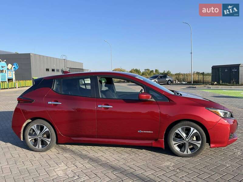 Хэтчбек Nissan Leaf 2019 в Золотоноше