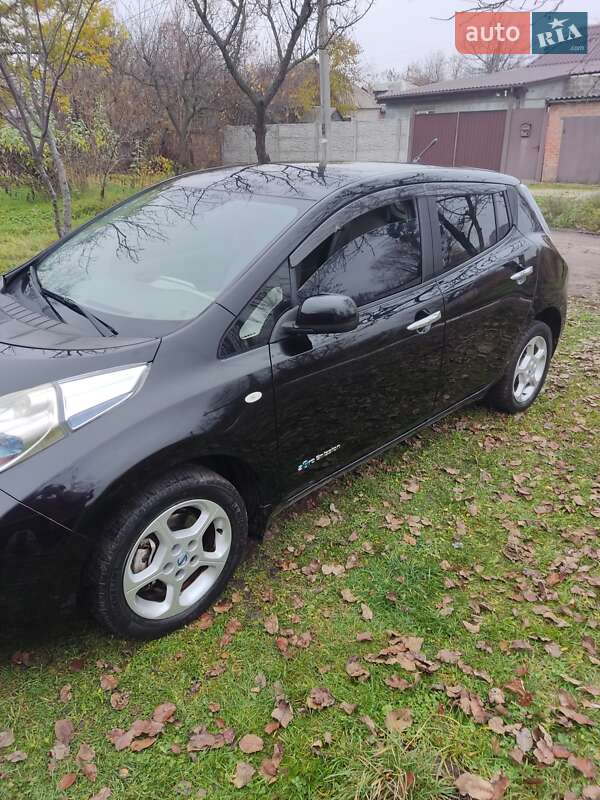 Хэтчбек Nissan Leaf 2011 в Харькове