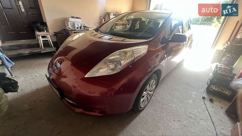 Хэтчбек Nissan Leaf 2013 в Черкассах