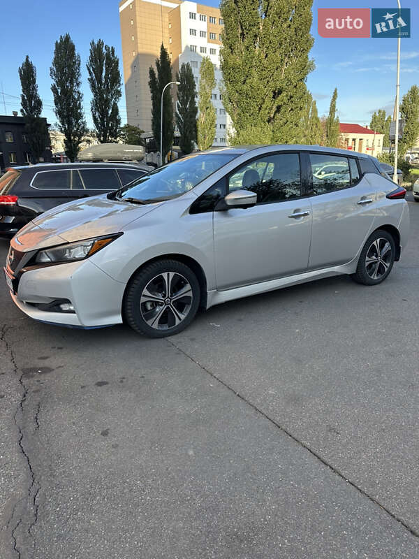 Хетчбек Nissan Leaf 2020 в Києві