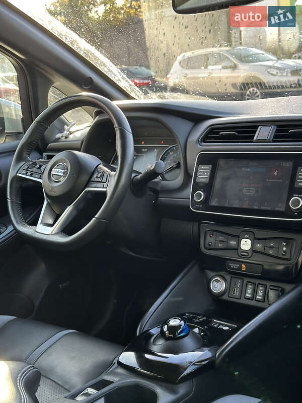 Хетчбек Nissan Leaf 2020 в Києві
