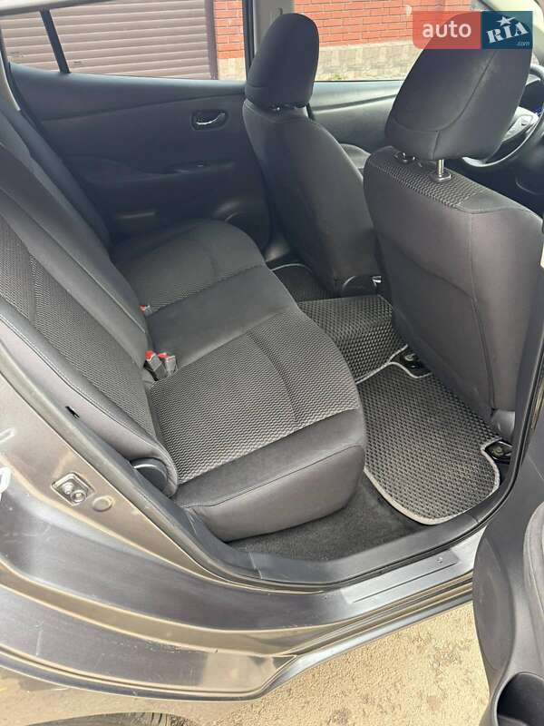 Хэтчбек Nissan Leaf 2015 в Одессе