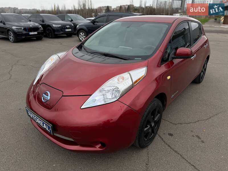 Хэтчбек Nissan Leaf 2016 в Кривом Роге