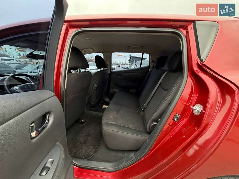 Хэтчбек Nissan Leaf 2016 в Кривом Роге