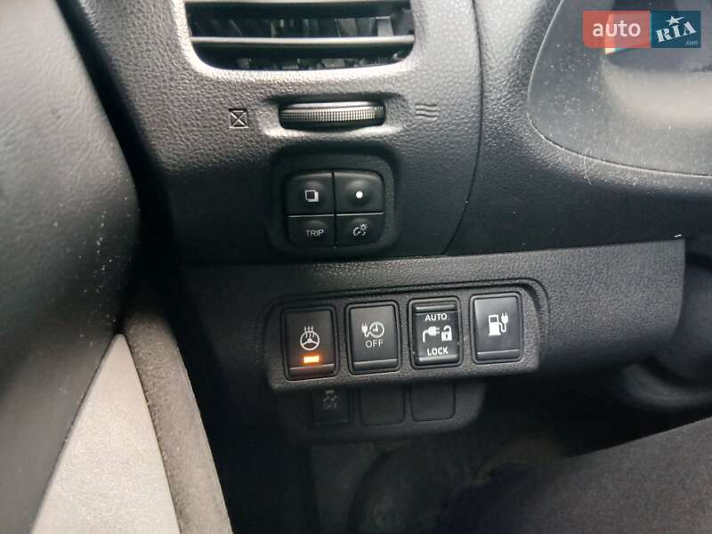 Хетчбек Nissan Leaf 2015 в Житомирі фото 9 Хетчбек Nissan Leaf 2015 в Житомирі