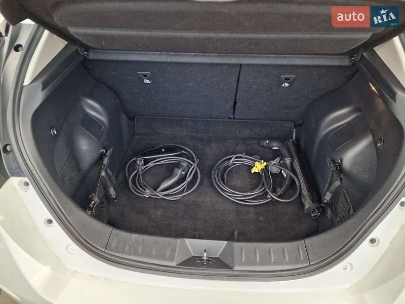 Хэтчбек Nissan Leaf 2022 в Виннице