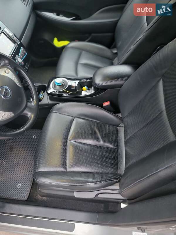 Хэтчбек Nissan Leaf 2014 в Павлограде