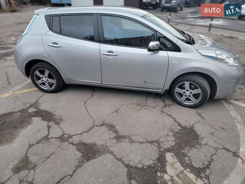 Хэтчбек Nissan Leaf 2014 в Павлограде